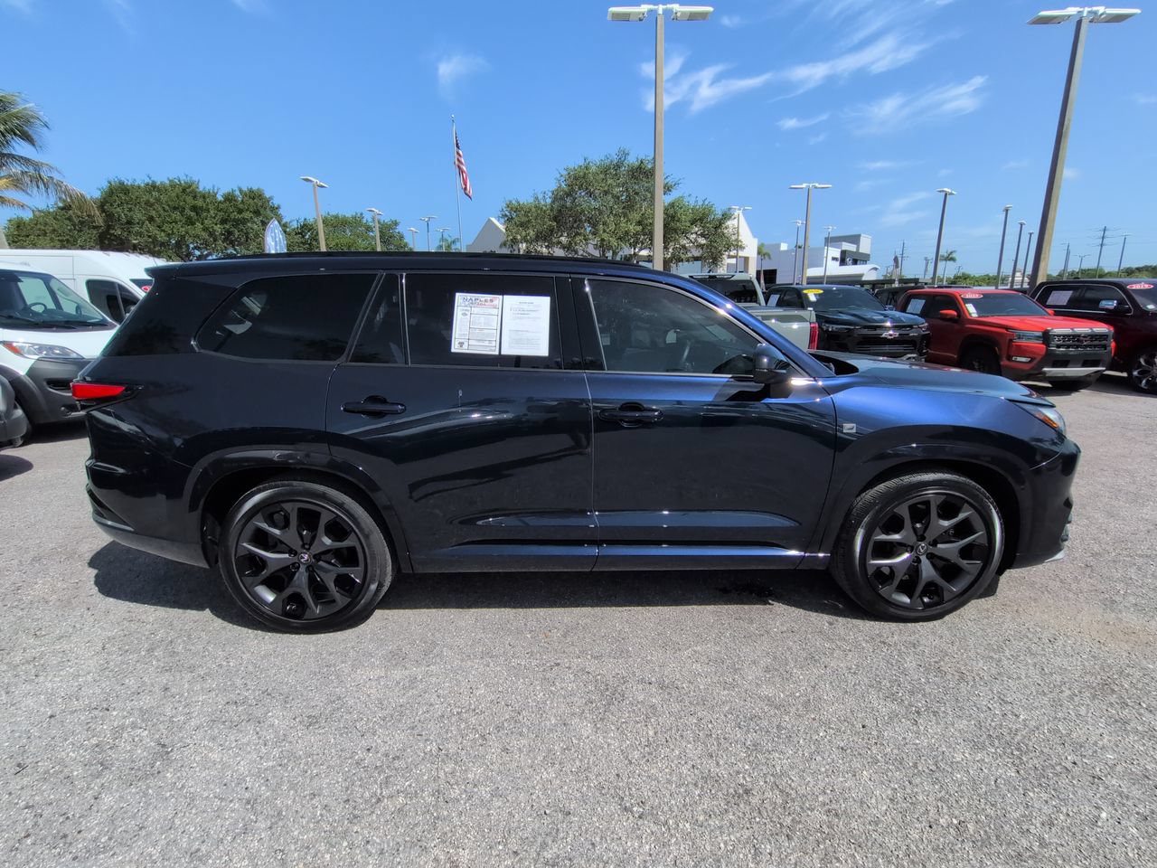Used 2025 Lexus TX 500h AWD w/ Technology Package image 4
