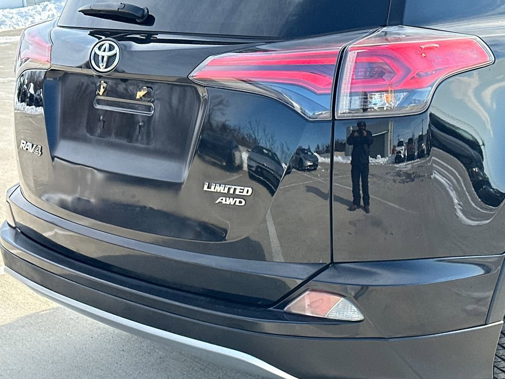 Used 2018 Toyota RAV4 Limited w/ All Weather Liner Package image 5