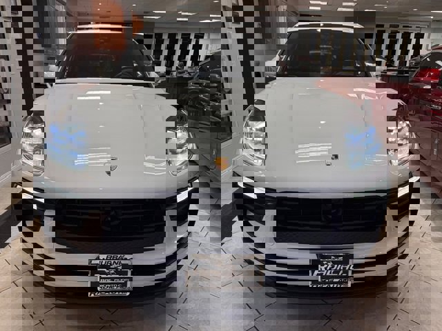 Used 2025 Porsche Macan image 30