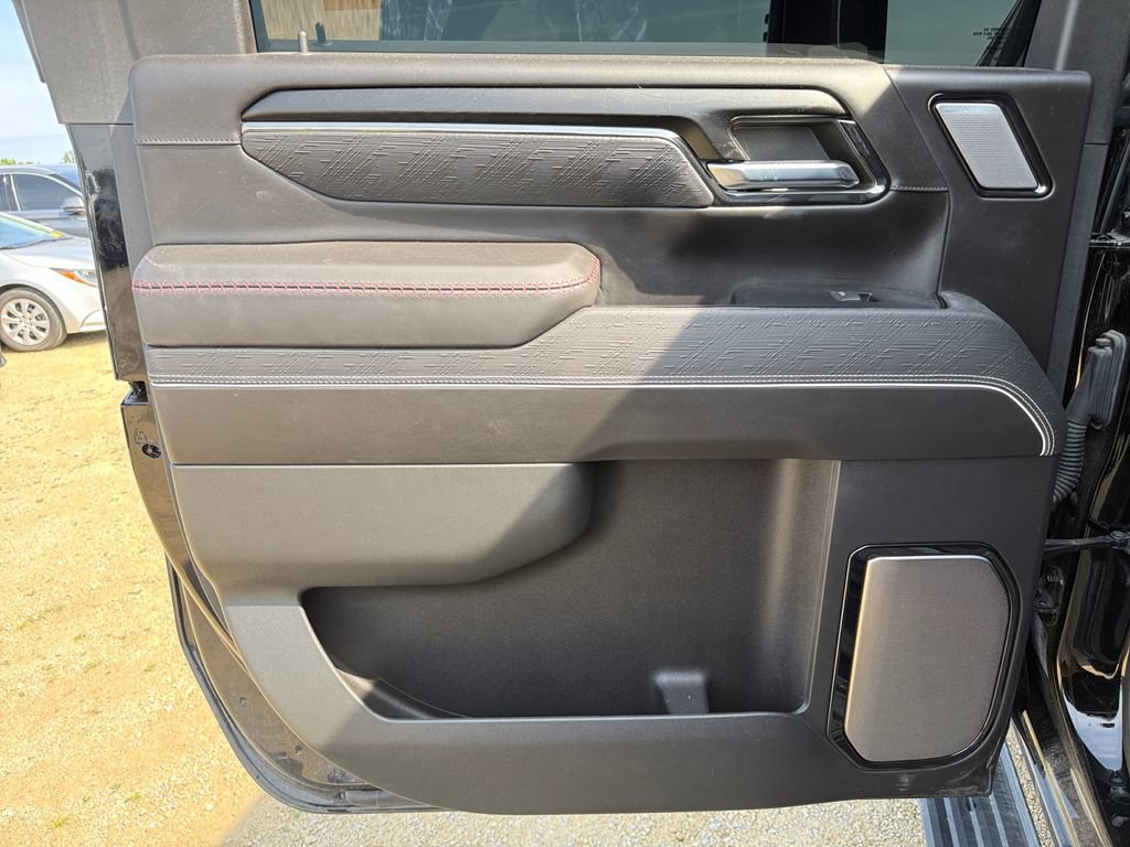 Used 2024 GMC Sierra 2500 AT4X AWD/4WD image 37