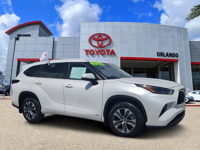 Certified 2025 Toyota Highlander XLE