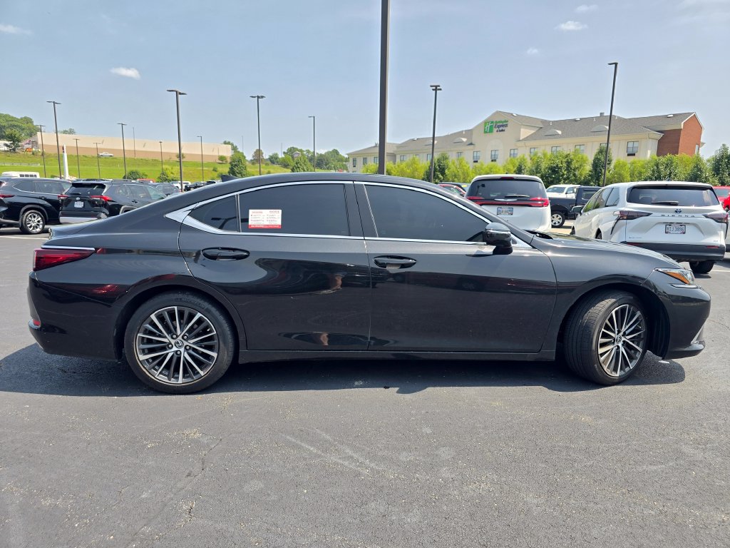 Used 2025 Lexus ES 350 w/ Premium Package FWD image 9