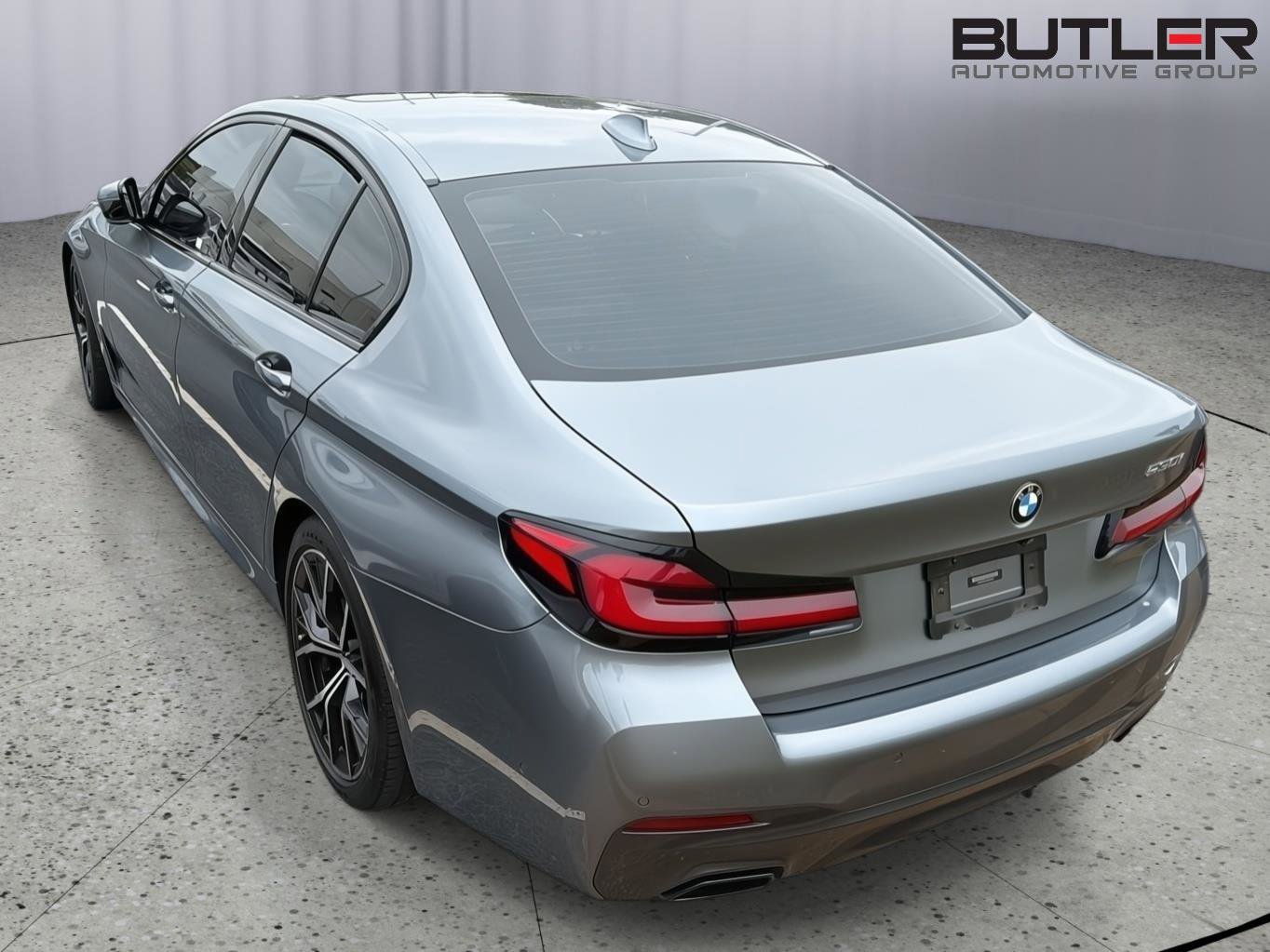 Used 2021 BMW 530i w/ M Sport Package RWD image 10