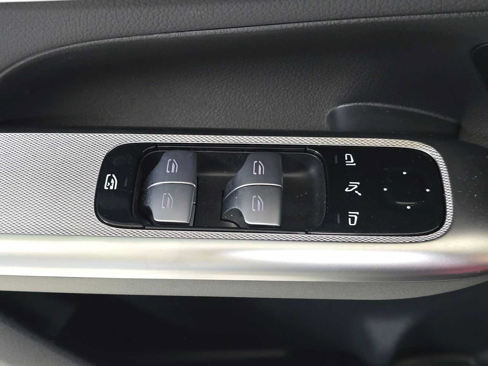 Used 2026 Mercedes-Benz GLC 300 4MATIC image 26