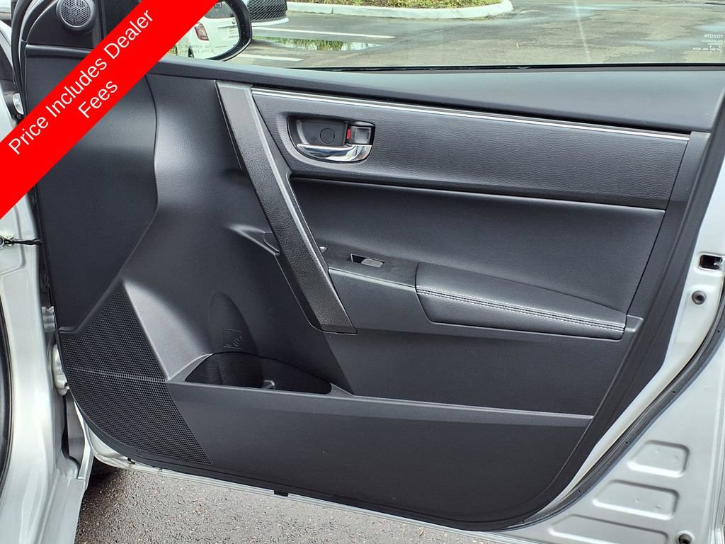 Used 2018 Toyota Corolla XLE FWD image 11