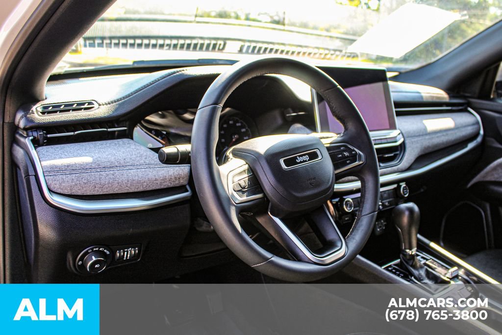 Used 2024 Jeep Compass Latitude AWD/4WD image 17