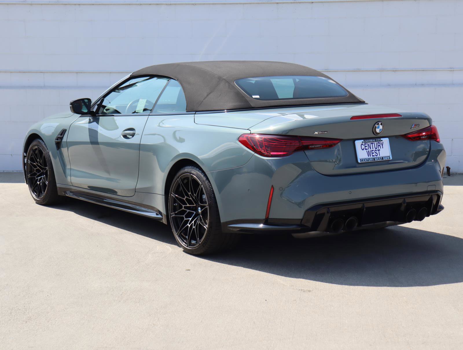 Used 2025 BMW M4 xDrive Competition image 9