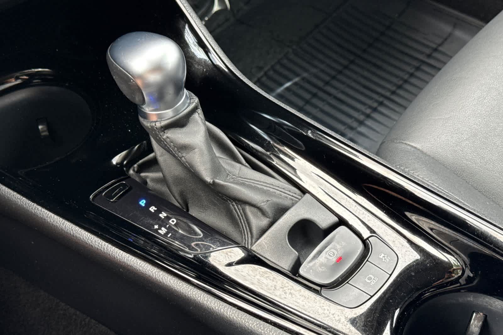 Used 2022 Toyota C-HR Limited FWD image 21