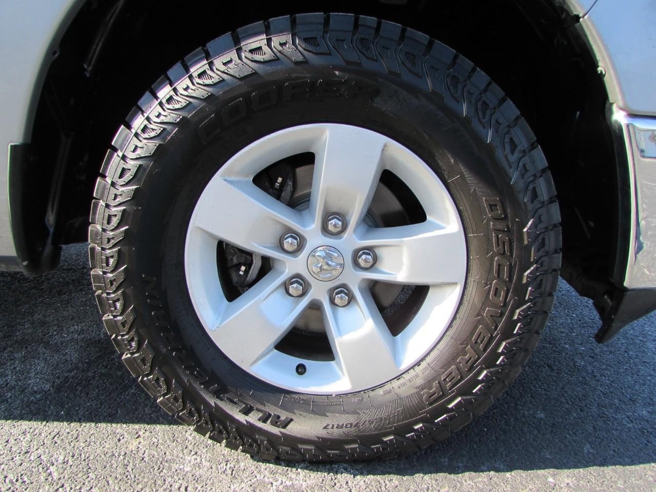 Used 2019 RAM 1500 Classic SLT image 6