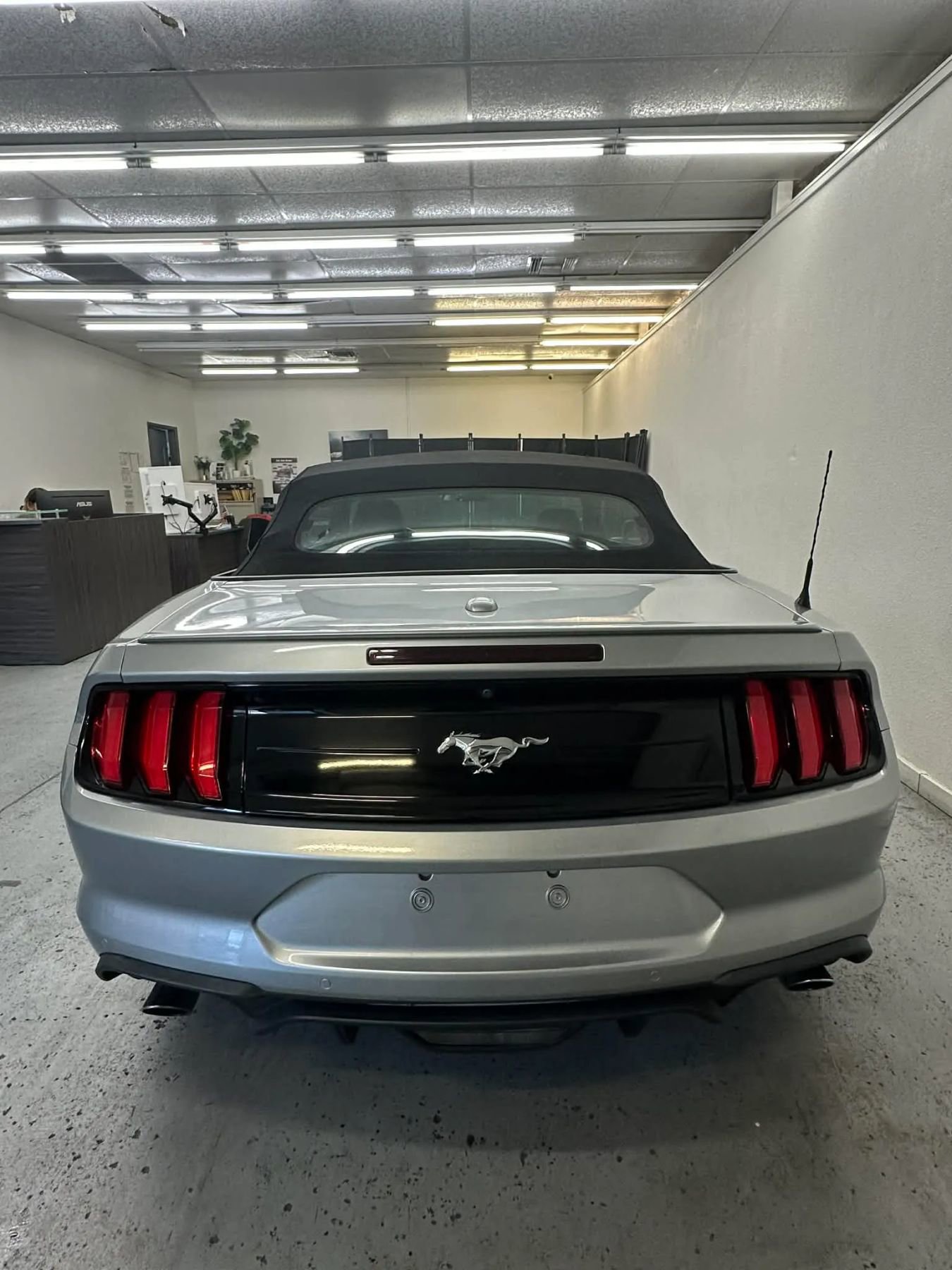 Used 2022 Ford Mustang Premium RWD image 29