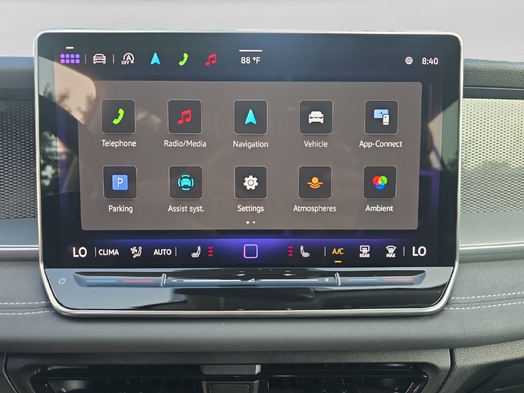 New 2025 Volkswagen Tiguan SE FWD image 19