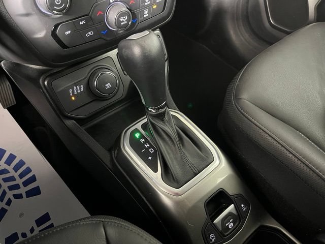 Used 2020 Jeep Renegade Limited AWD/4WD image 34