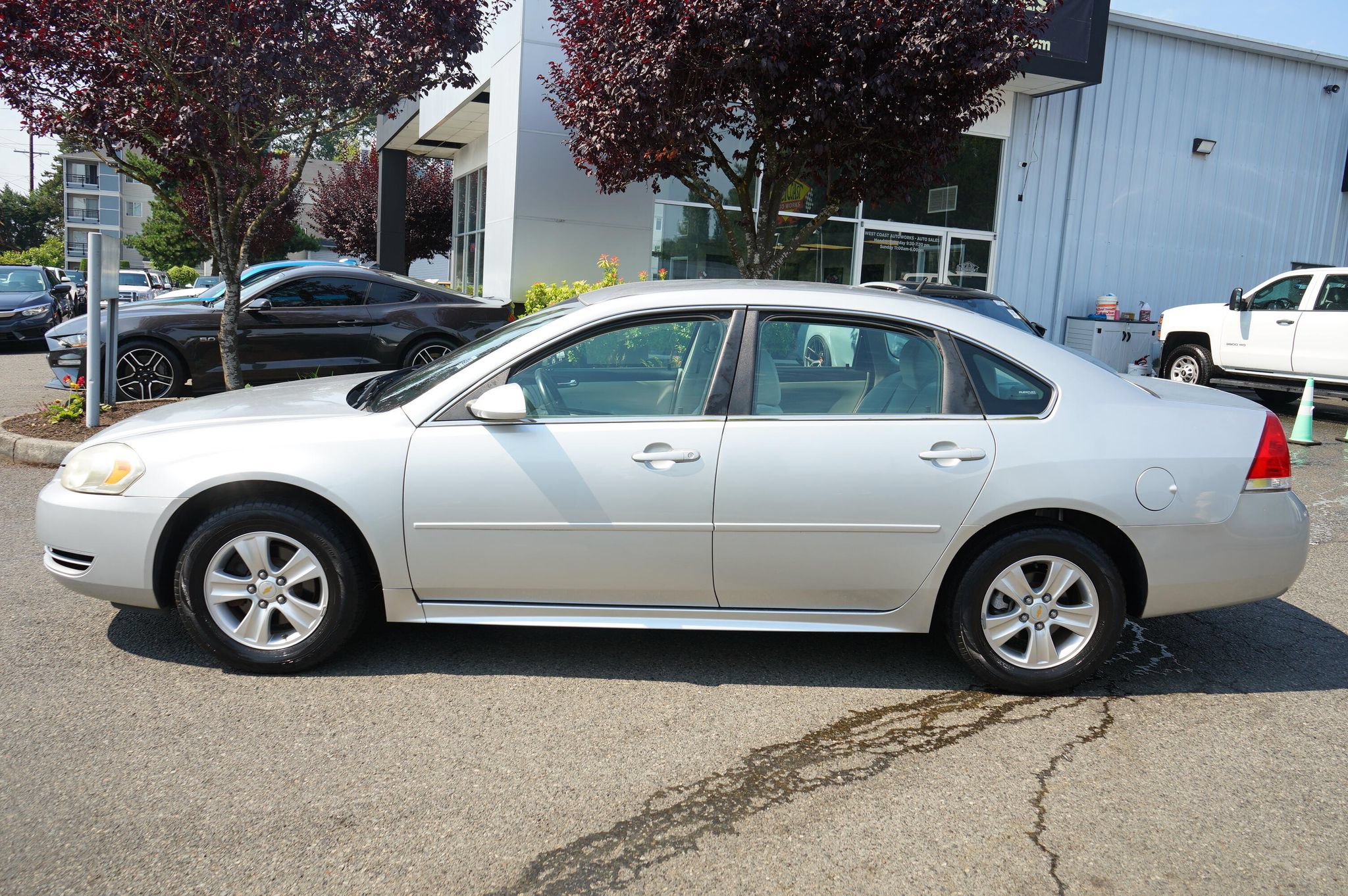 Used 2014 Chevrolet Impala Limited LS FWD image 2