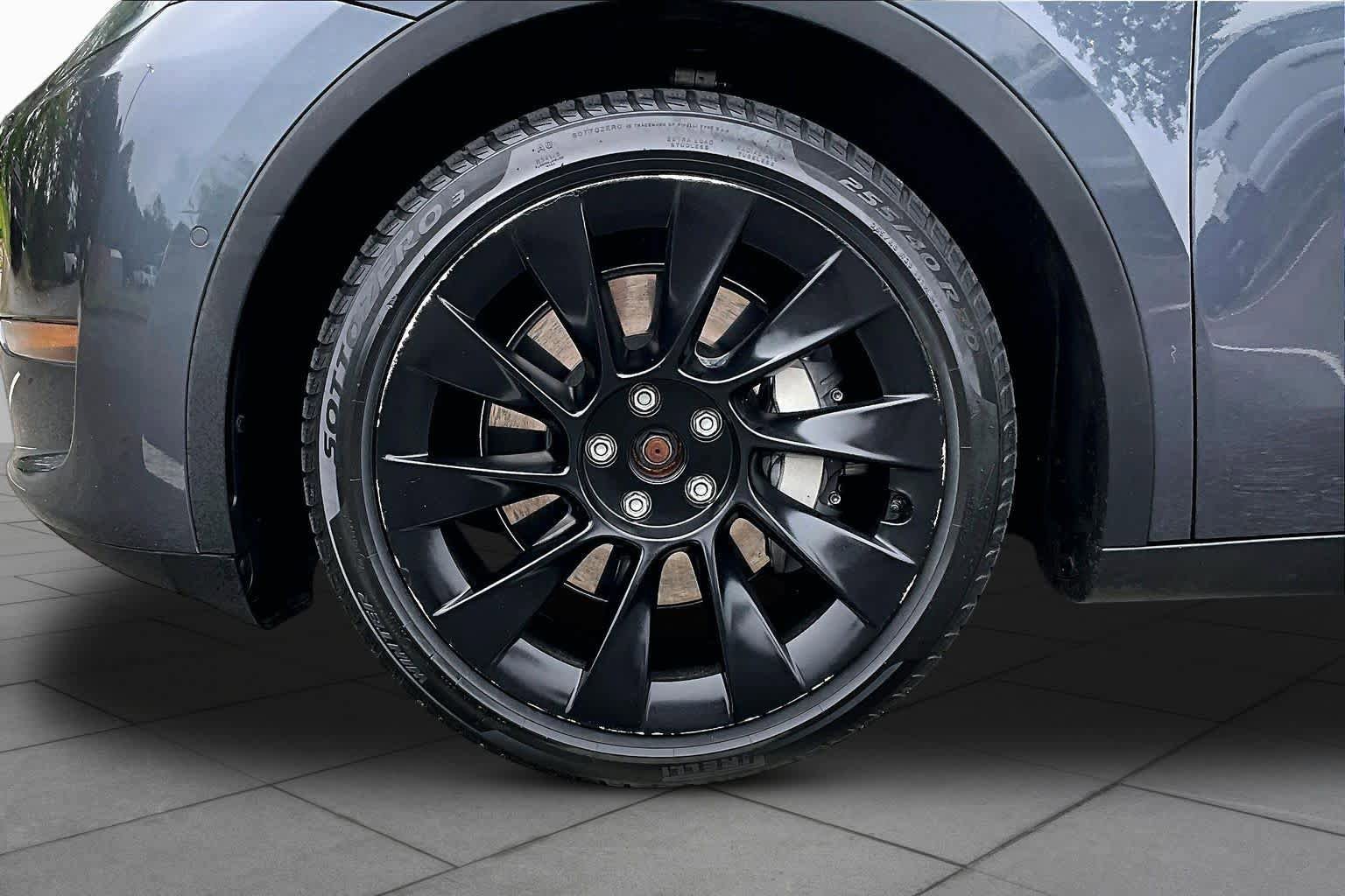 Used 2022 Tesla Model Y Long Range AWD/4WD image 10