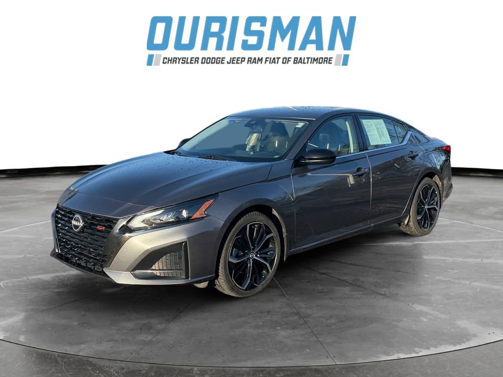 Used 2025 Nissan Altima 2.5 SR image 2