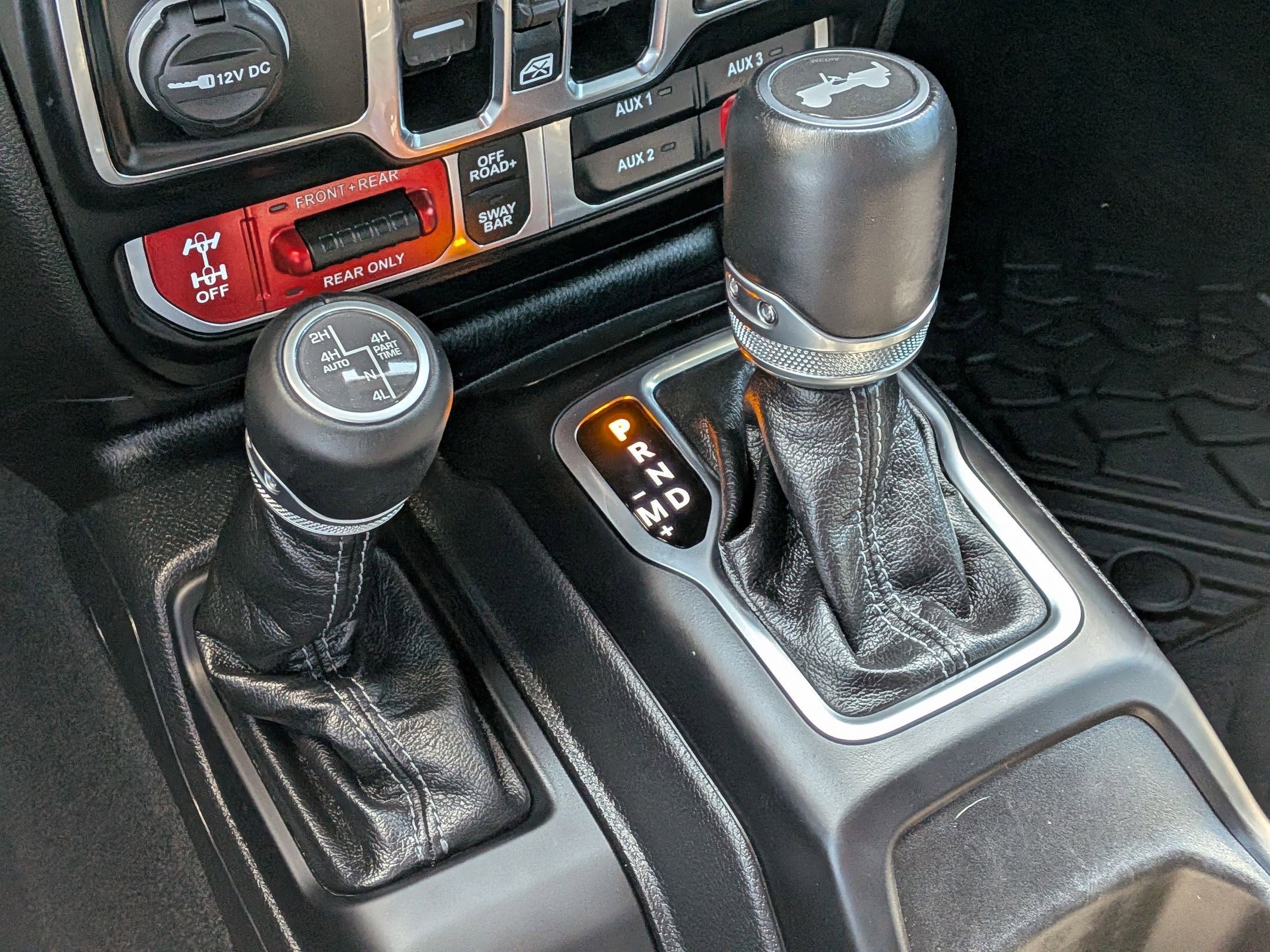 Used 2024 Jeep Wrangler Unlimited Rubicon 4xe AWD/4WD image 25