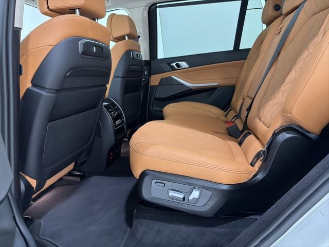 Certified 2024 BMW X7 xDrive40i w/ Premium Package image 17