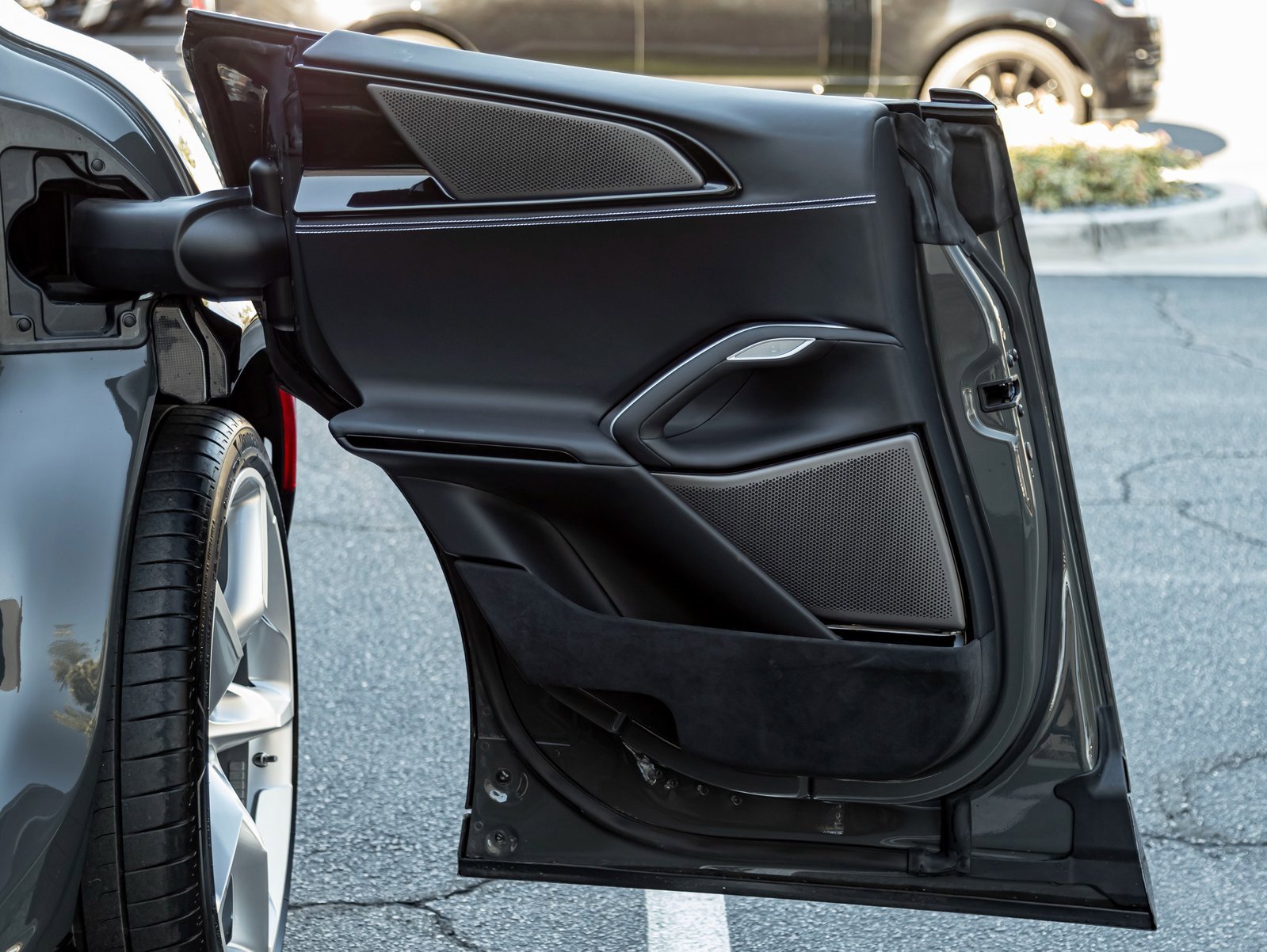 Used 2025 Ferrari Purosangue image 19