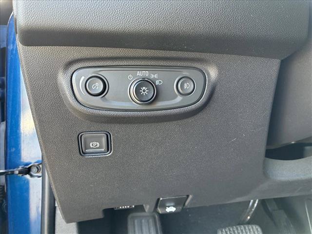 Used 2023 GMC Terrain SLT w/ Infotainment Package II AWD/4WD image 13