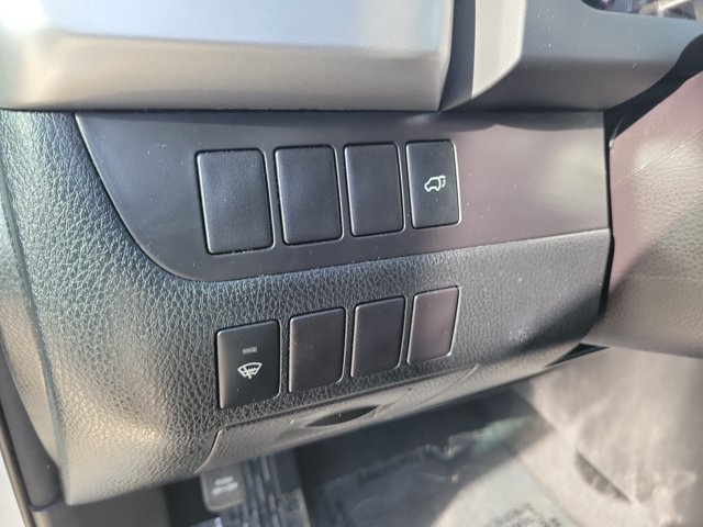 Used 2016 Toyota Highlander XLE FWD image 29