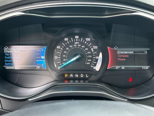 Used 2020 Ford Fusion SE FWD image 29