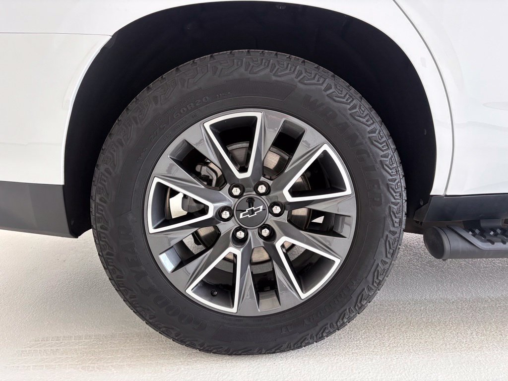 Used 2024 Chevrolet Tahoe Z71 w/ Z71 Off-Road Package AWD/4WD image 25