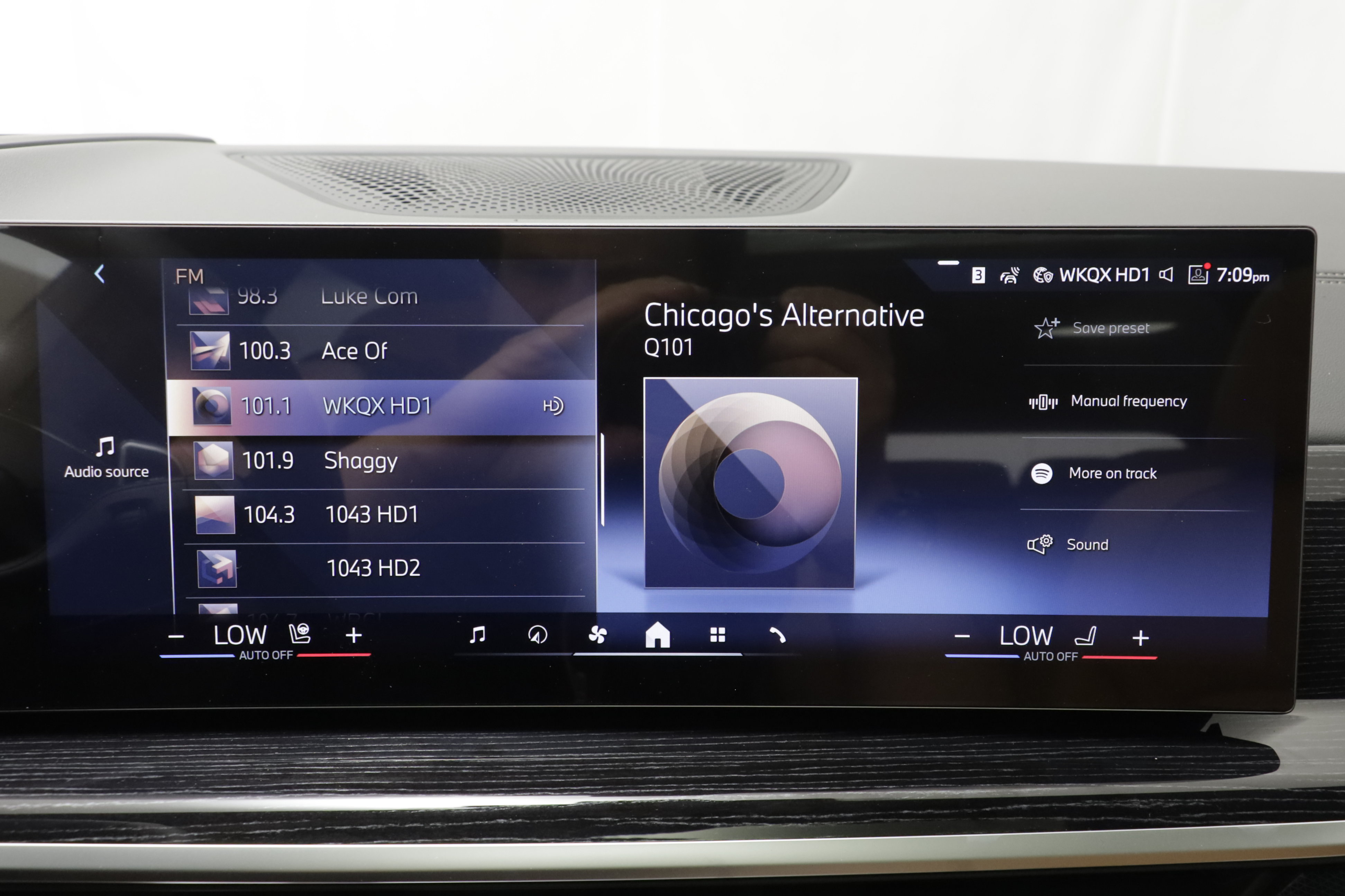 New 2027 BMW X7 xDrive40i w/ Executive Package AWD/4WD image 11