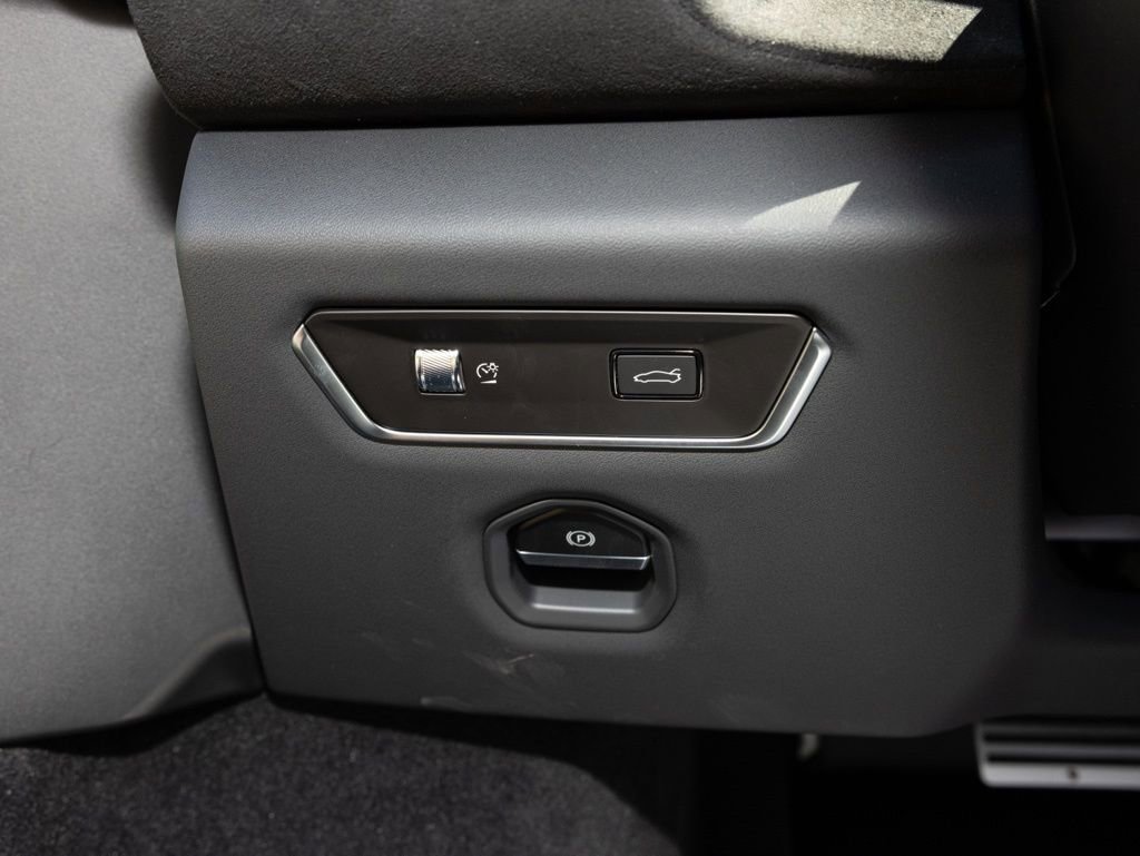 New 2026 Lotus Emira SE RWD image 28