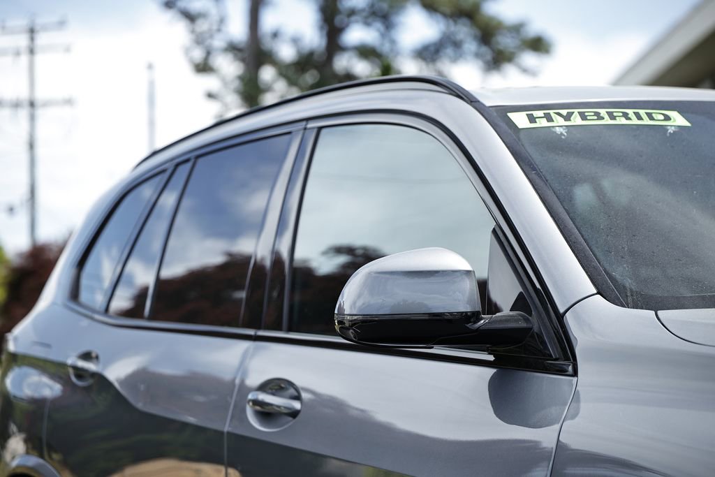 New 2026 BMW X5 xDrive50e w/ M Sport Package image 3