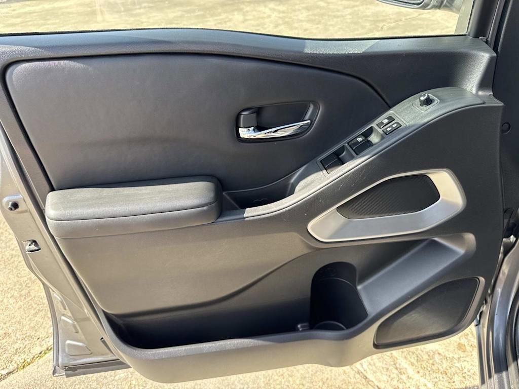 Used 2023 Nissan Frontier SV image 18