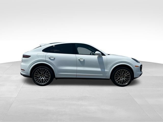 Used 2022 Porsche Cayenne S AWD/4WD image 6