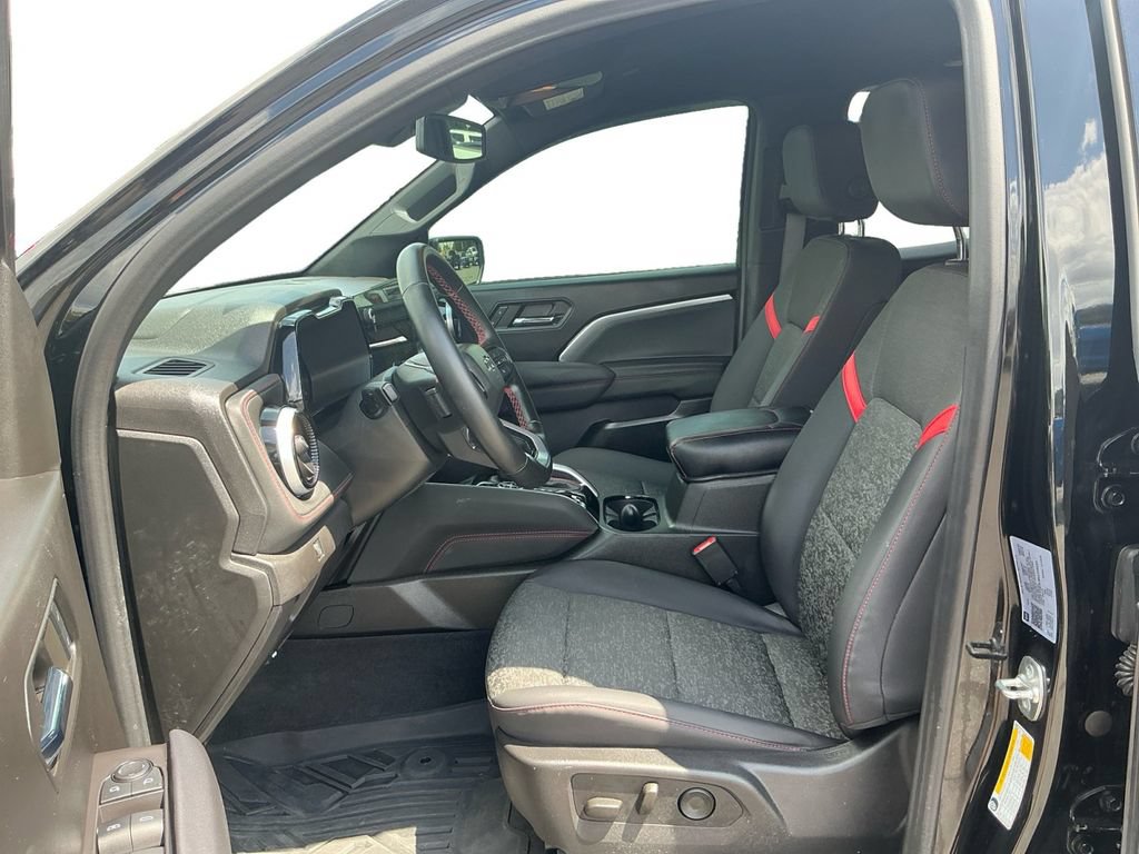 Used 2024 Chevrolet Colorado Z71 w/ Z71 Convenience Package 2 AWD/4WD image 14