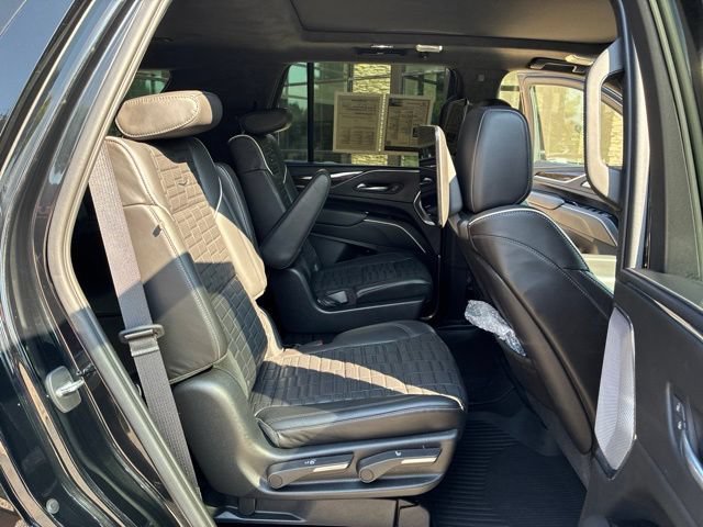 Used 2021 Cadillac Escalade Sport Platinum AWD/4WD image 15