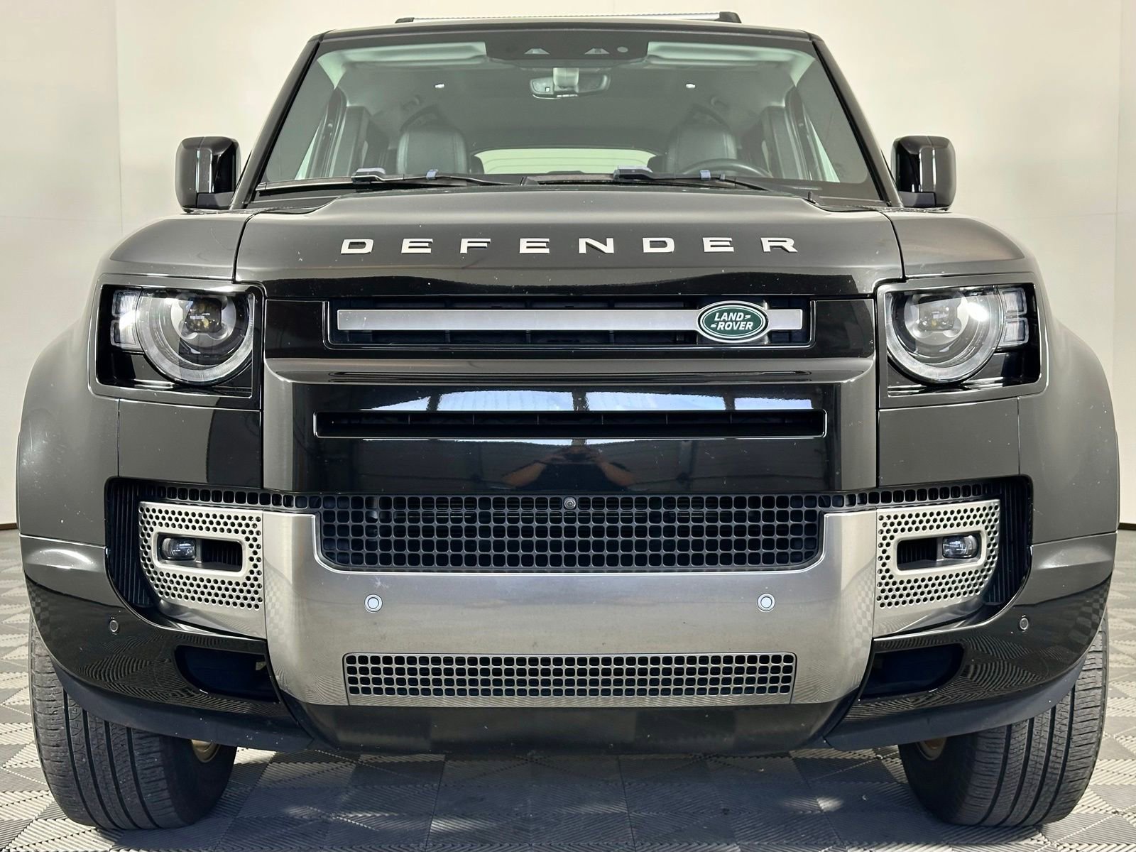 Used 2023 Land Rover Defender 110 S AWD/4WD image 23