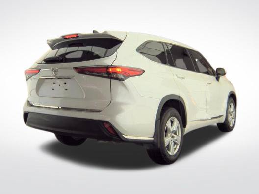 Used 2022 Toyota Highlander L FWD image 6