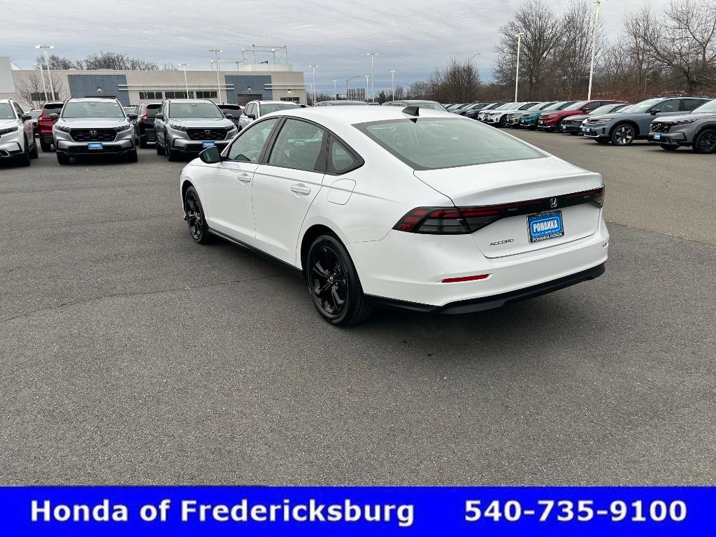 Used 2025 Honda Accord SE image 4