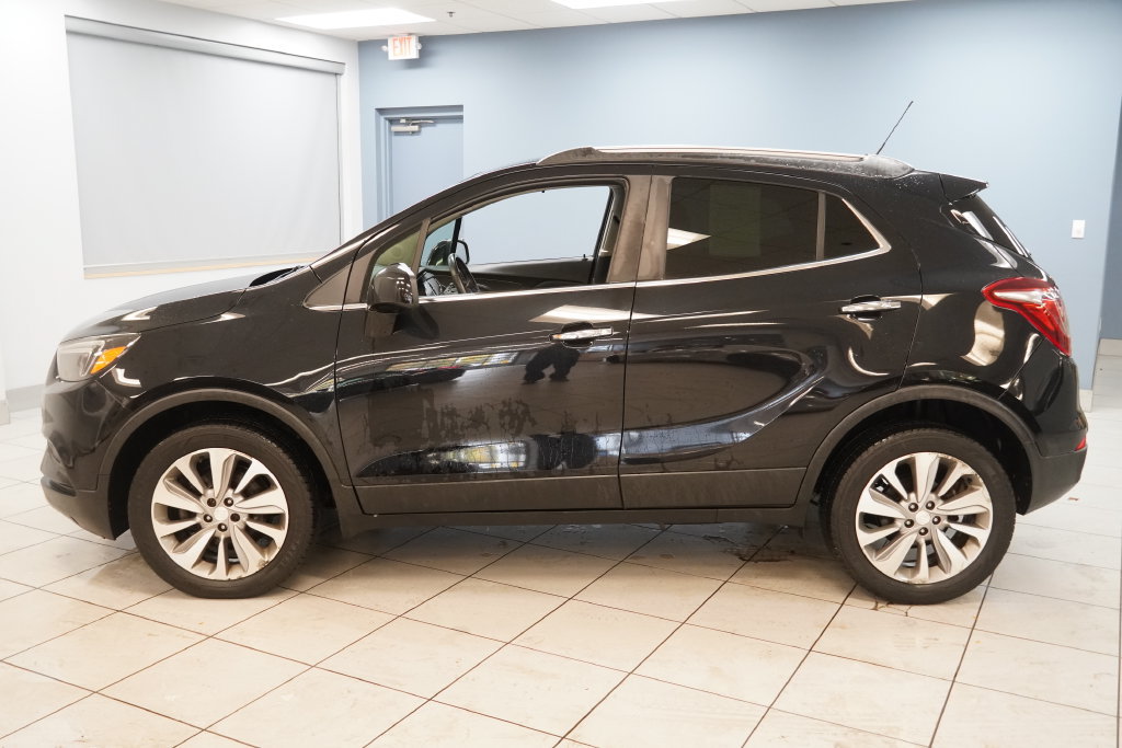 Used 2020 Buick Encore Preferred AWD/4WD image 2