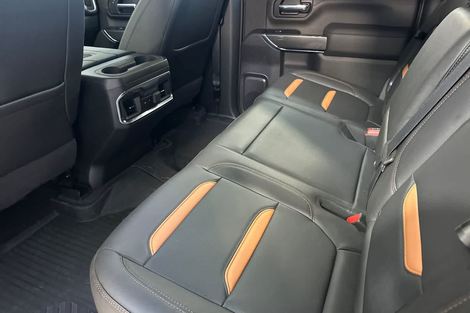 Used 2022 GMC Sierra 2500 AT4 w/ AT4 Premium Plus Package AWD/4WD image 5