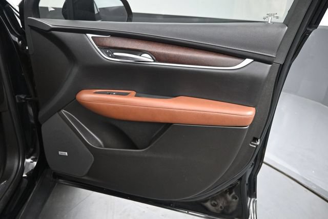 Used 2022 Cadillac XT5 Sportv w/ LPO, ONYX Package AWD/4WD image 24