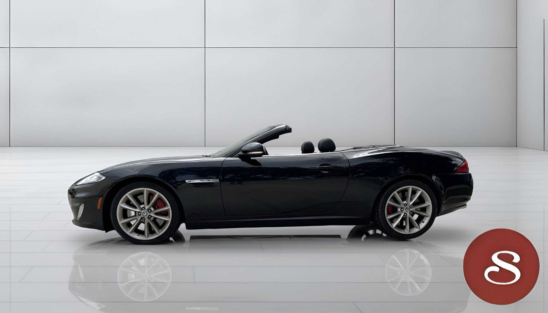 Used 2012 Jaguar XKR R RWD image 3