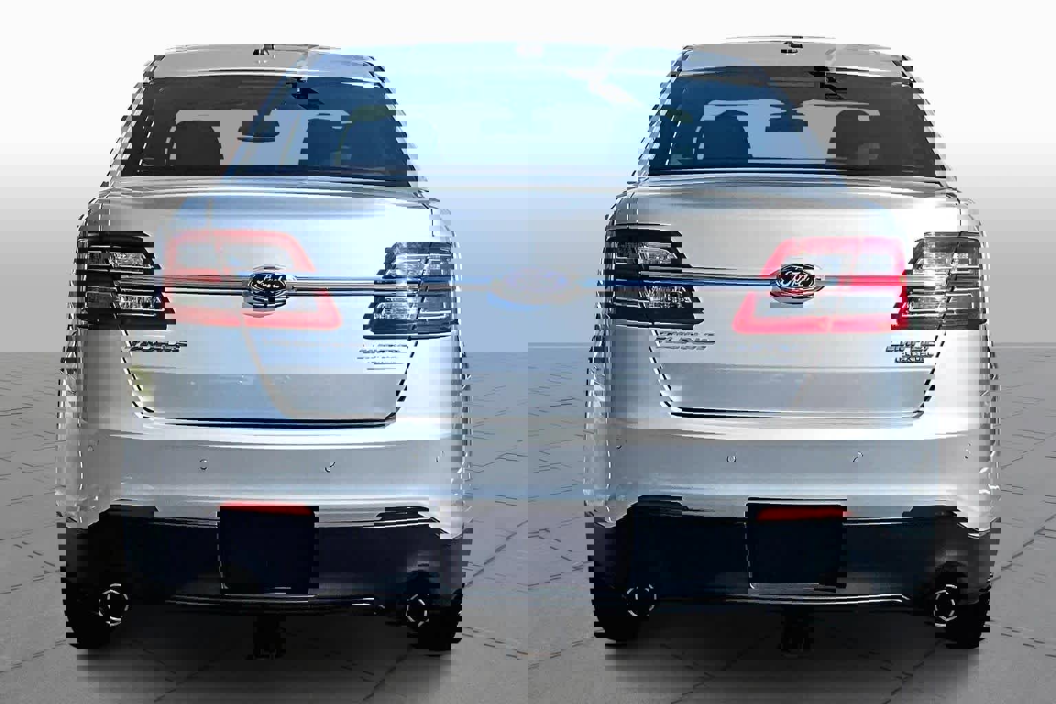 Used 2015 Ford Taurus Limited FWD image 5