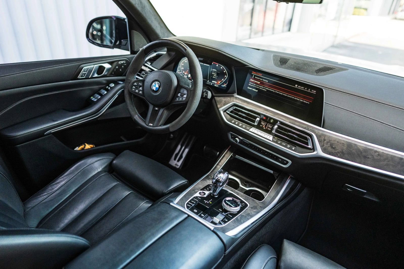 Used 2022 BMW X7 M50i w/ Dynamic Handling Package AWD/4WD image 33