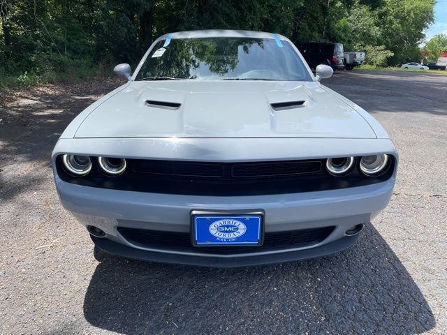Used 2021 Dodge Challenger SXT w/ Driver Convenience Group RWD image 8