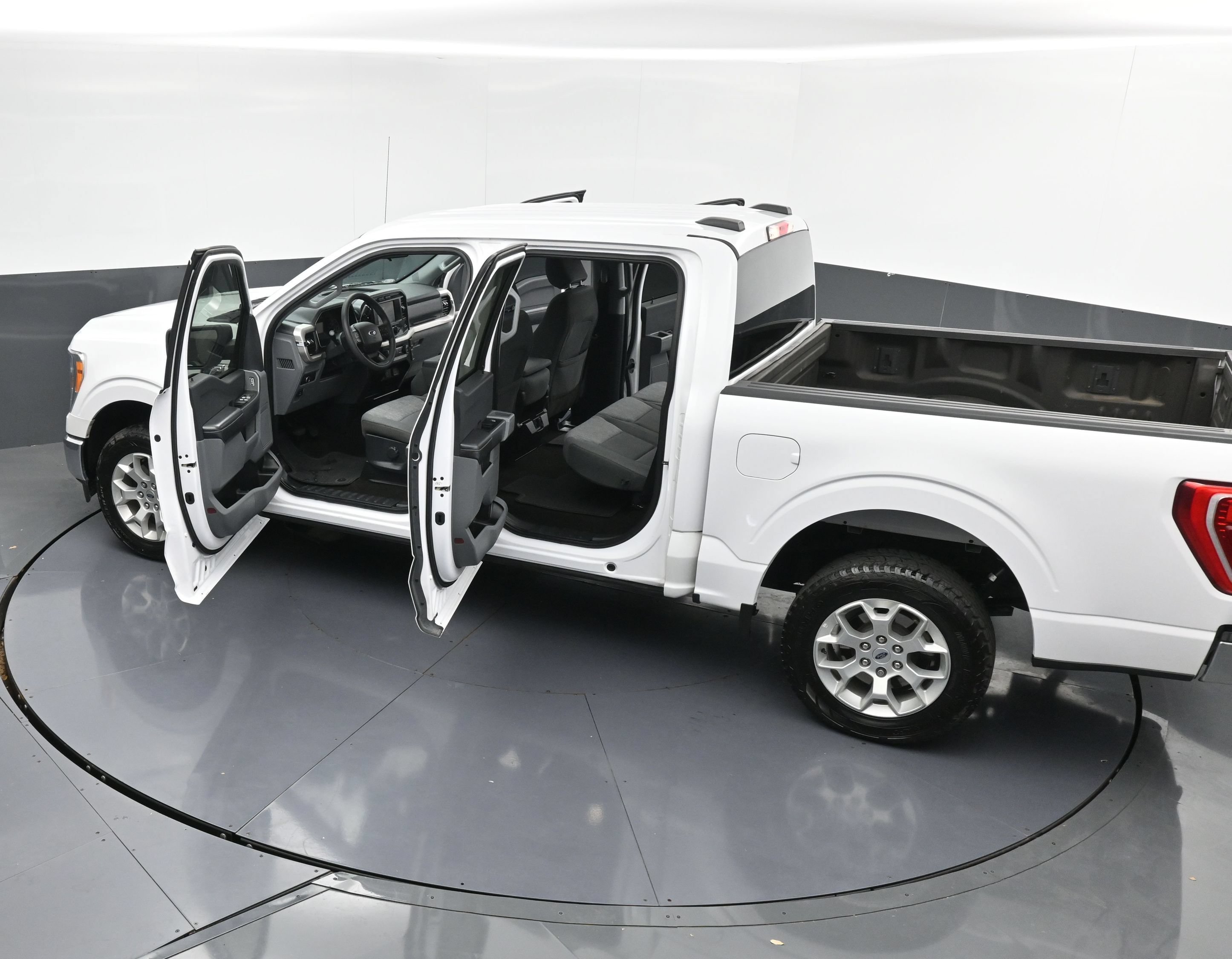 Used 2021 Ford F150 XLT RWD image 44