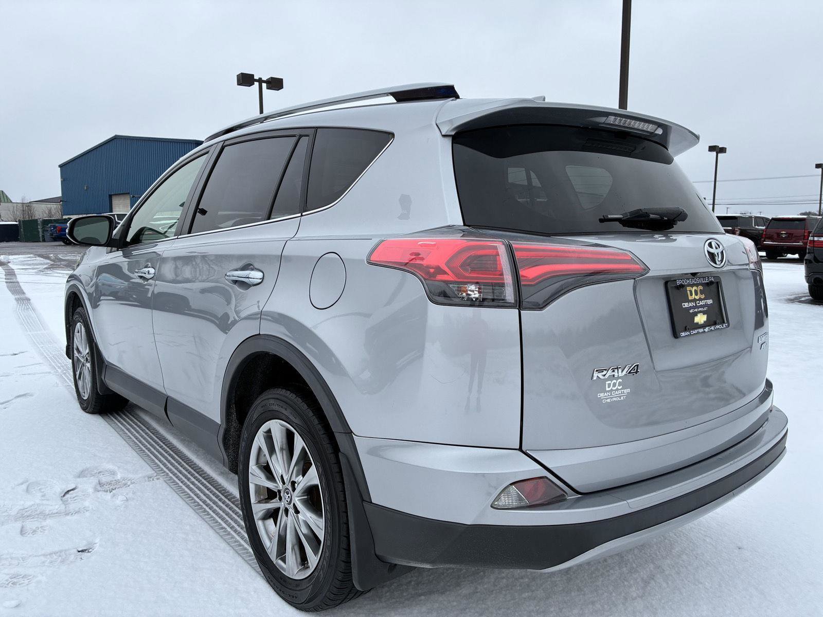 Used 2018 Toyota RAV4 Limited image 9