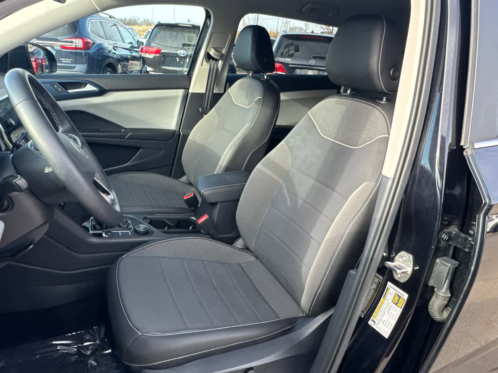 Used 2023 Volkswagen Taos SE image 11