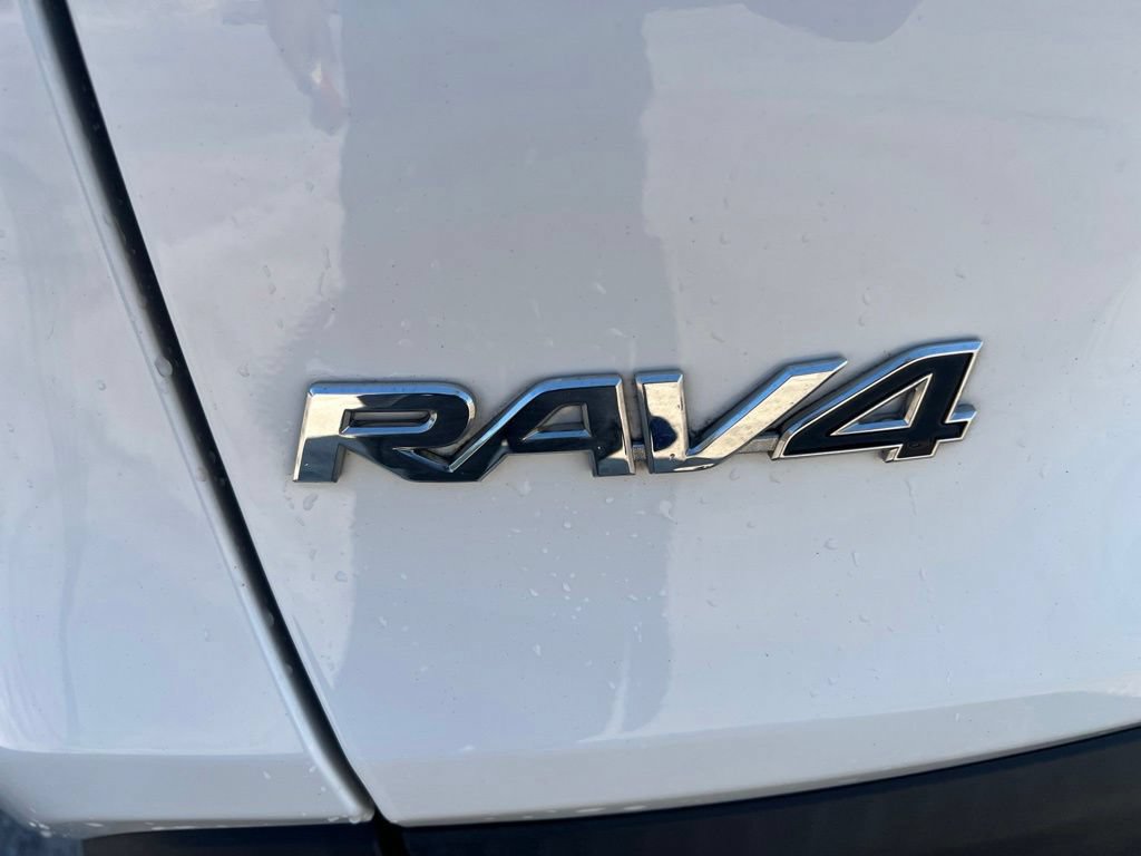 Used 2022 Toyota RAV4 XLE w/ Convenience Package AWD/4WD image 12