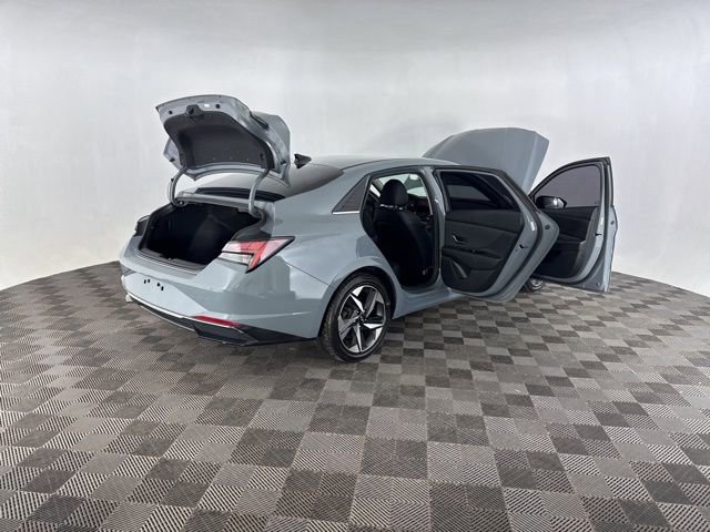 Used 2021 Hyundai Elantra Limited image 14