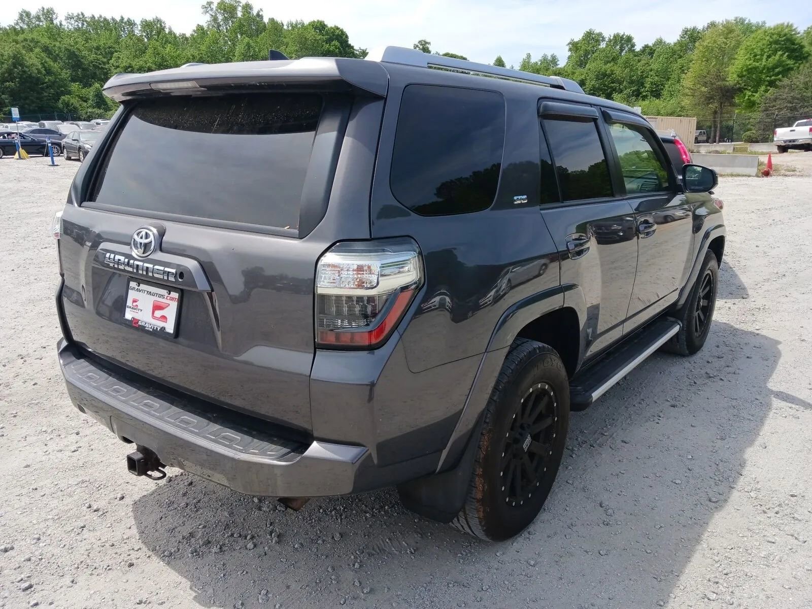 Used 2017 Toyota 4Runner SR5 AWD/4WD image 2