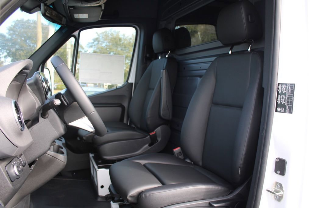 New 2025 Mercedes-Benz Sprinter 4500 image 29